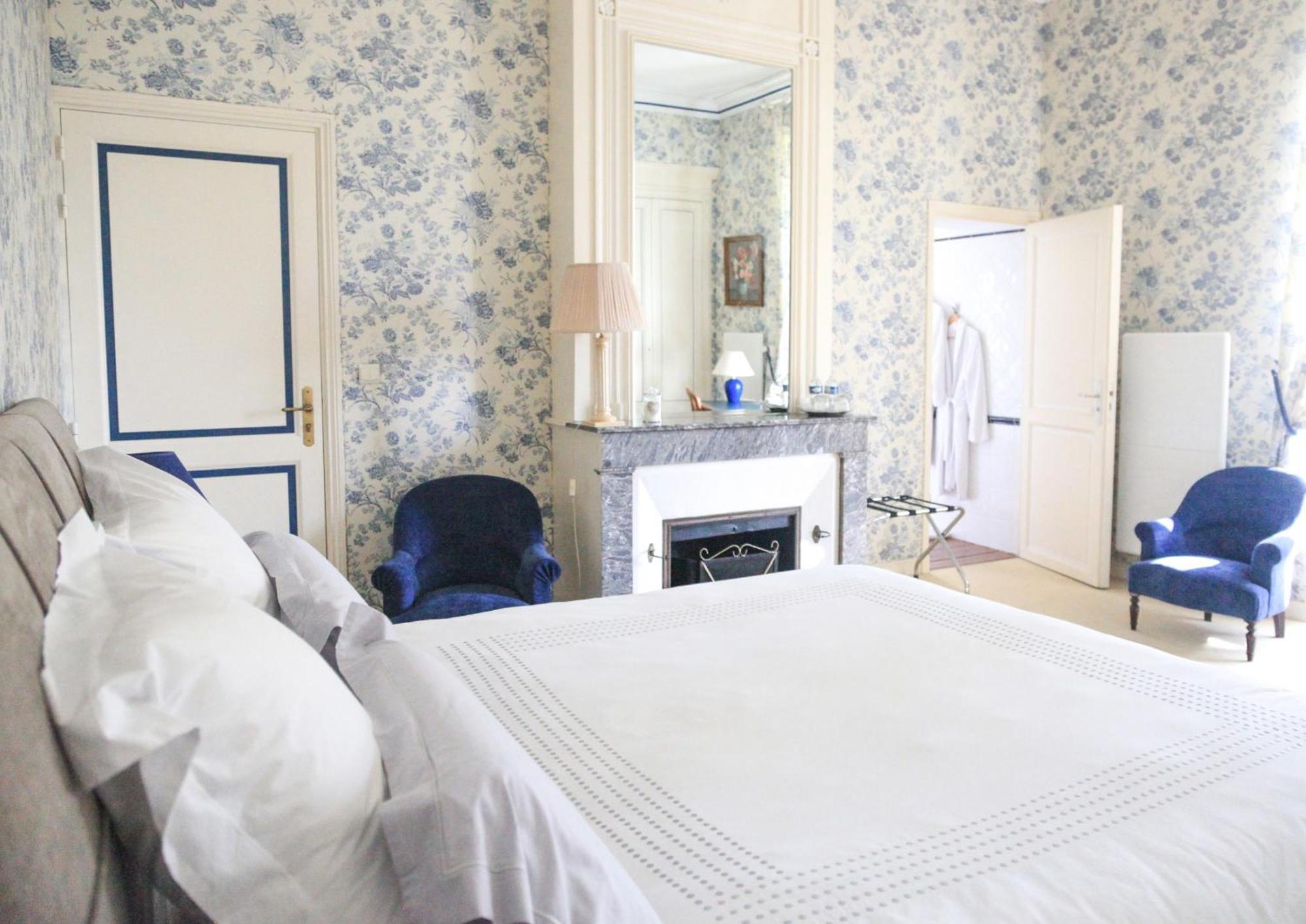 Chateau Senailhac Bed & Breakfast 3*